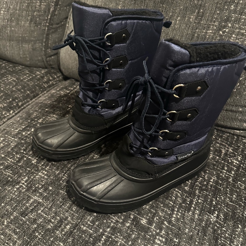 Winter boots, snowtec brand, woman’s size 8